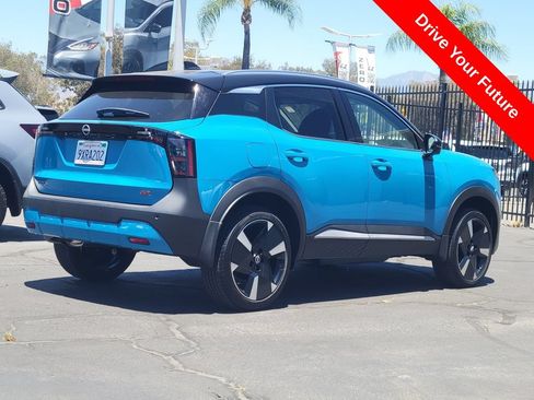 Used 2025 Nissan Kicks SR FWD image 4