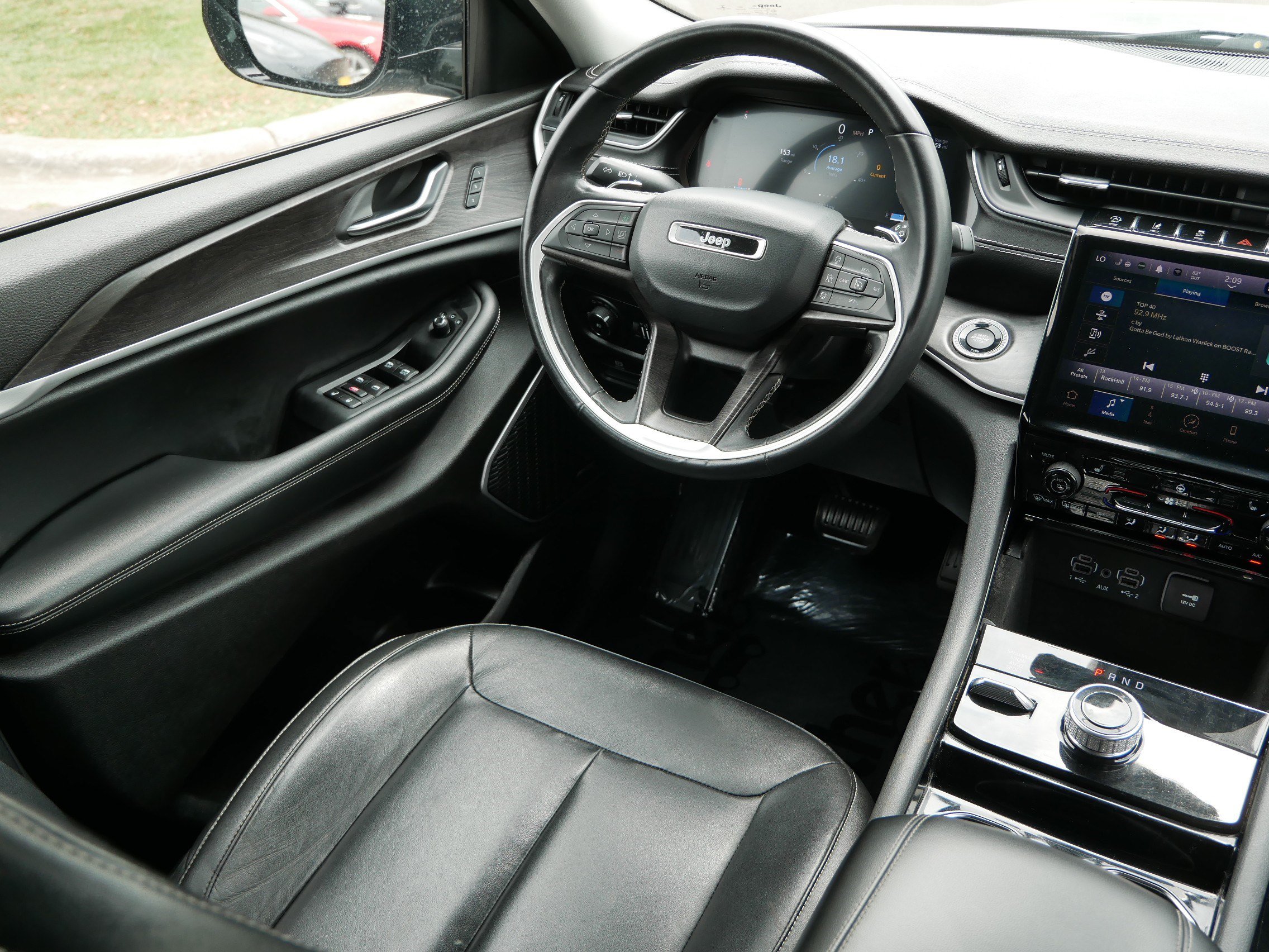 Used 2021 Jeep Grand Cherokee L Limited AWD/4WD image 9