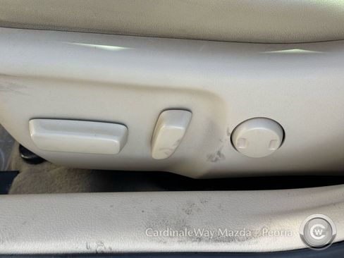 Used 2017 Toyota Camry XLE image 16