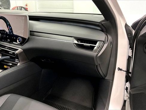 Used 2025 Lexus RX 350 Premium w/ Convenience Package image 15