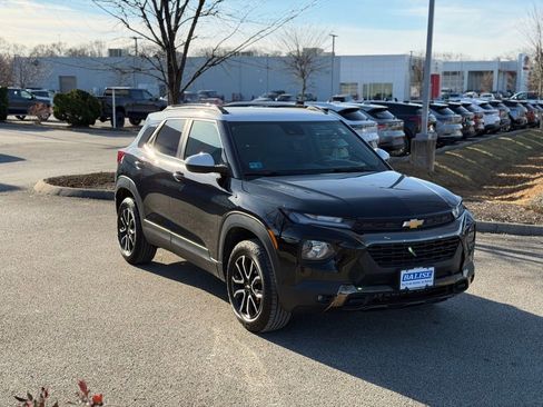 Used 2023 Chevrolet TrailBlazer ACTIV image 3