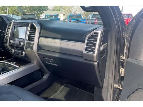 Used 2017 Ford F350 Platinum w/ Platinum Ultimate Package AWD/4WD image 18