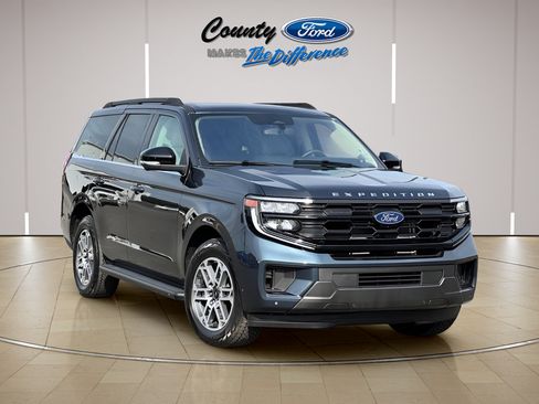 Used 2025 Ford Expedition Active AWD/4WD image 1