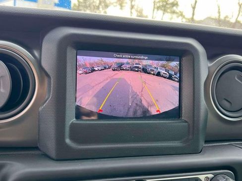 Certified 2023 Jeep Wrangler Unlimited Sport image 33