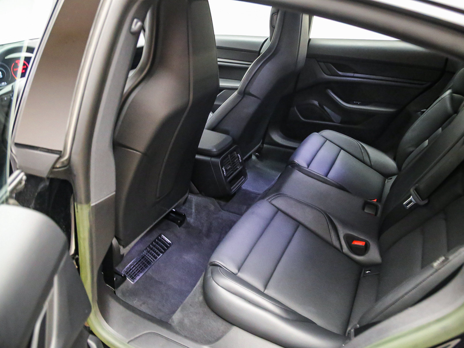 Certified 2023 Porsche Cayenne Platinum Edition AWD/4WD image 22