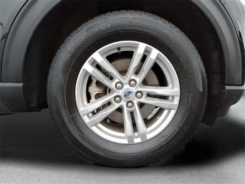 Used 2023 Ford Explorer XLT w/ Equipment Group 202A image 10