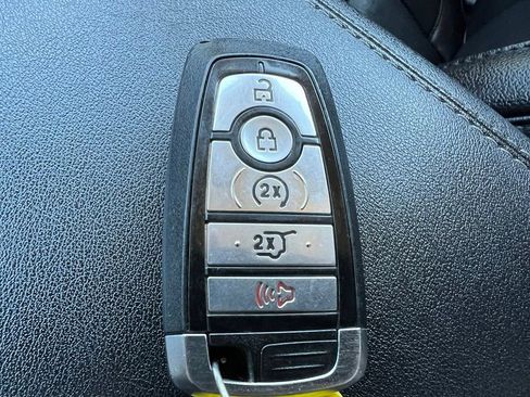 Used 2021 Ford Edge Titanium AWD/4WD image 45