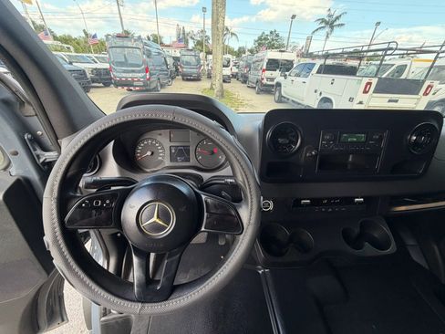 Used 2019 Mercedes-Benz Sprinter 170 image 13