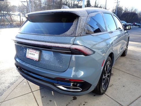 Certified 2025 Lincoln Nautilus Reserve image 6