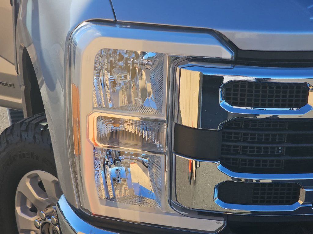 Used 2023 Ford F250 XLT w/ FX4 Off-Road Package AWD/4WD image 34