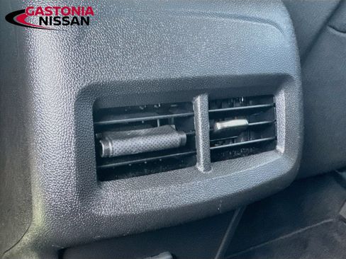 Used 2023 Chevrolet Equinox LT AWD/4WD image 33
