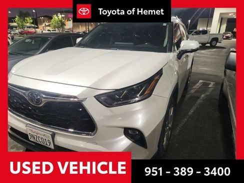 Used 2024 Toyota Highlander Limited image 1