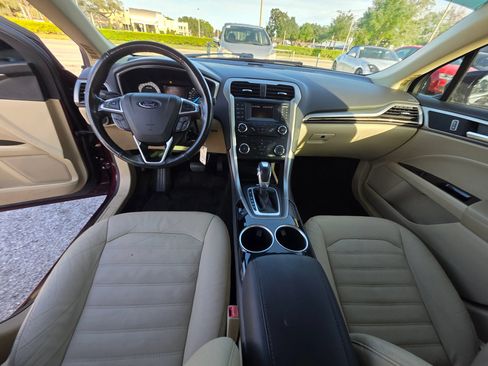 Used 2013 Ford Fusion SE FWD image 15