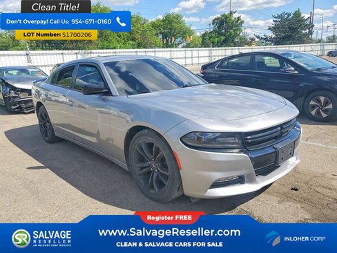 Used 2017 Dodge Charger SXT w/ Blacktop Package RWD image 5