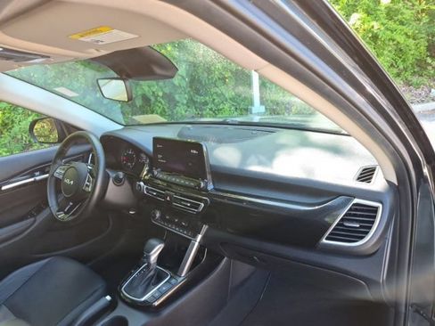 Used 2022 Kia Seltos EX AWD/4WD image 10
