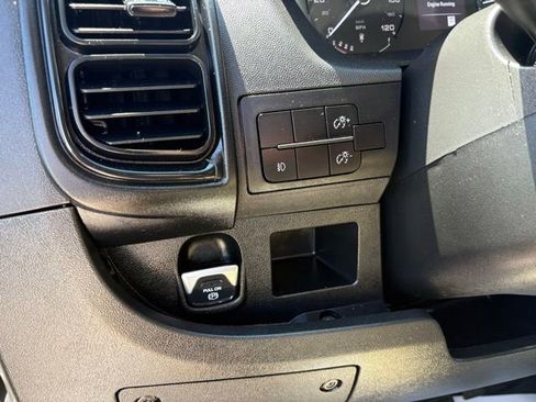 Used 2025 RAM ProMaster 2500 w/ Convenience Group FWD image 11
