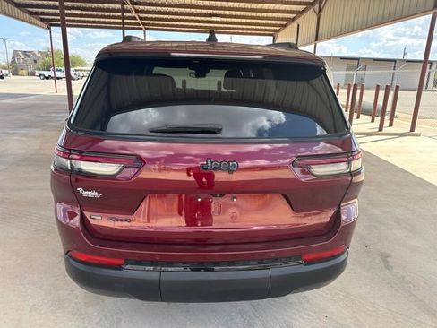 Used 2023 Jeep Grand Cherokee L Laredo AWD/4WD image 7