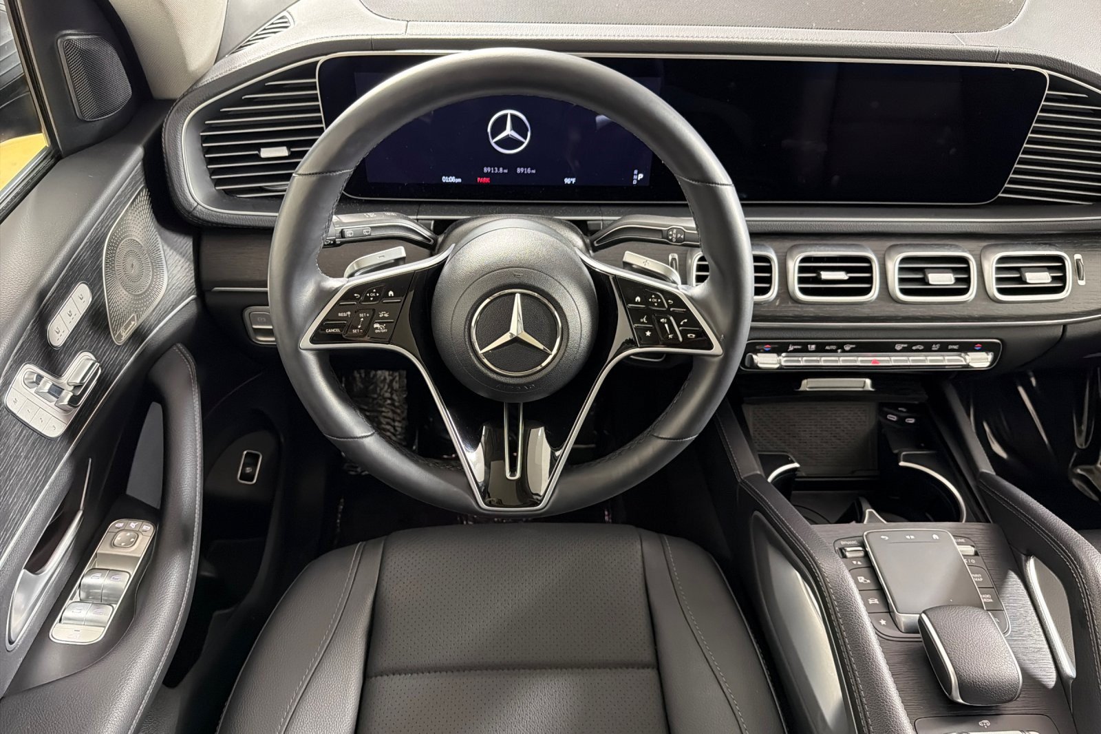 Used 2024 Mercedes-Benz GLS 450 4MATIC image 13