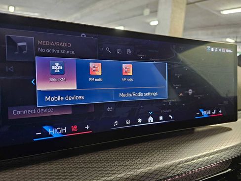 Used 2025 BMW 330i xDrive Sedan w/ M Sport Package image 15