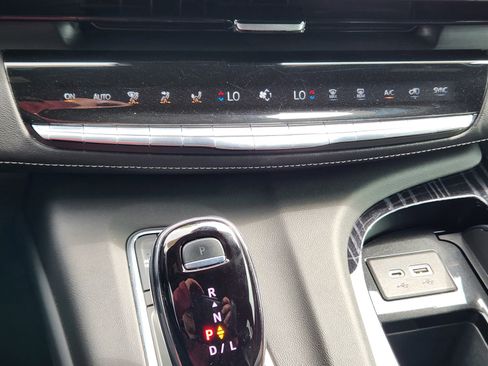 Certified 2022 Cadillac Escalade Sport w/ Touring Package AWD/4WD image 16