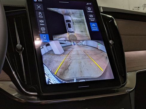 New 2026 Volvo XC90 B6 Plus w/ Protection Package Premier image 17