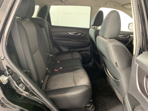 Used 2020 Nissan Rogue SV w/ Premium Package FWD image 36