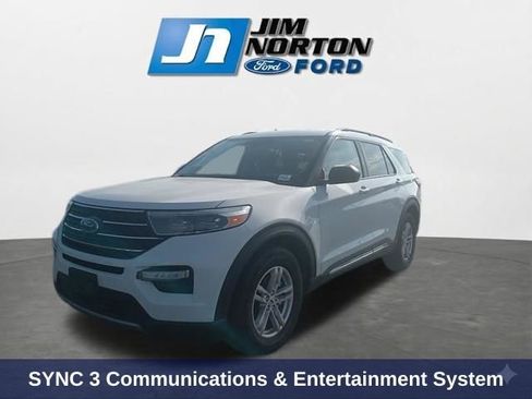 Used 2023 Ford Explorer XLT w/ Equipment Group 202A RWD image 4