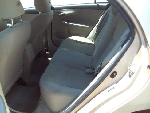 Used 2011 Toyota Corolla LE FWD image 10