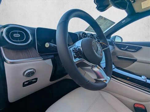Used 2026 Mercedes-Benz GLC 300 image 9