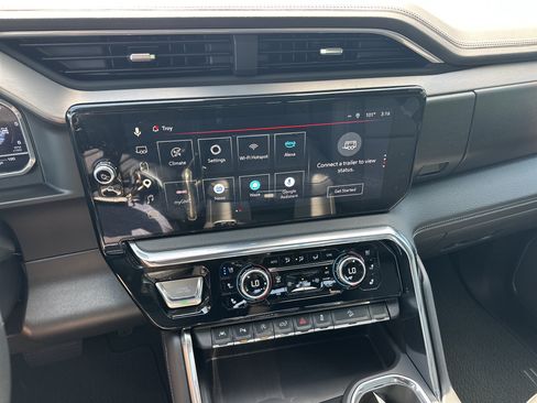 Used 2025 GMC Sierra 1500 Denali w/ Denali Reserve Package AWD/4WD image 22