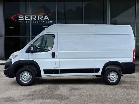 Used 2025 RAM ProMaster 2500 w/ Convenience Group FWD image 2