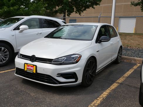 Used 2018 Volkswagen Golf R 4-Door AWD/4WD image 3