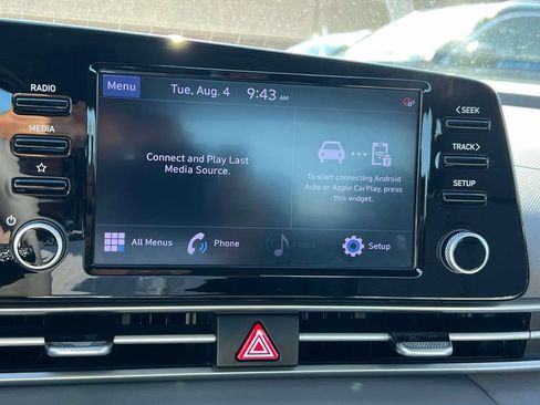 Used 2022 Hyundai Elantra SEL w/ Convenience + Premium Package FWD image 28