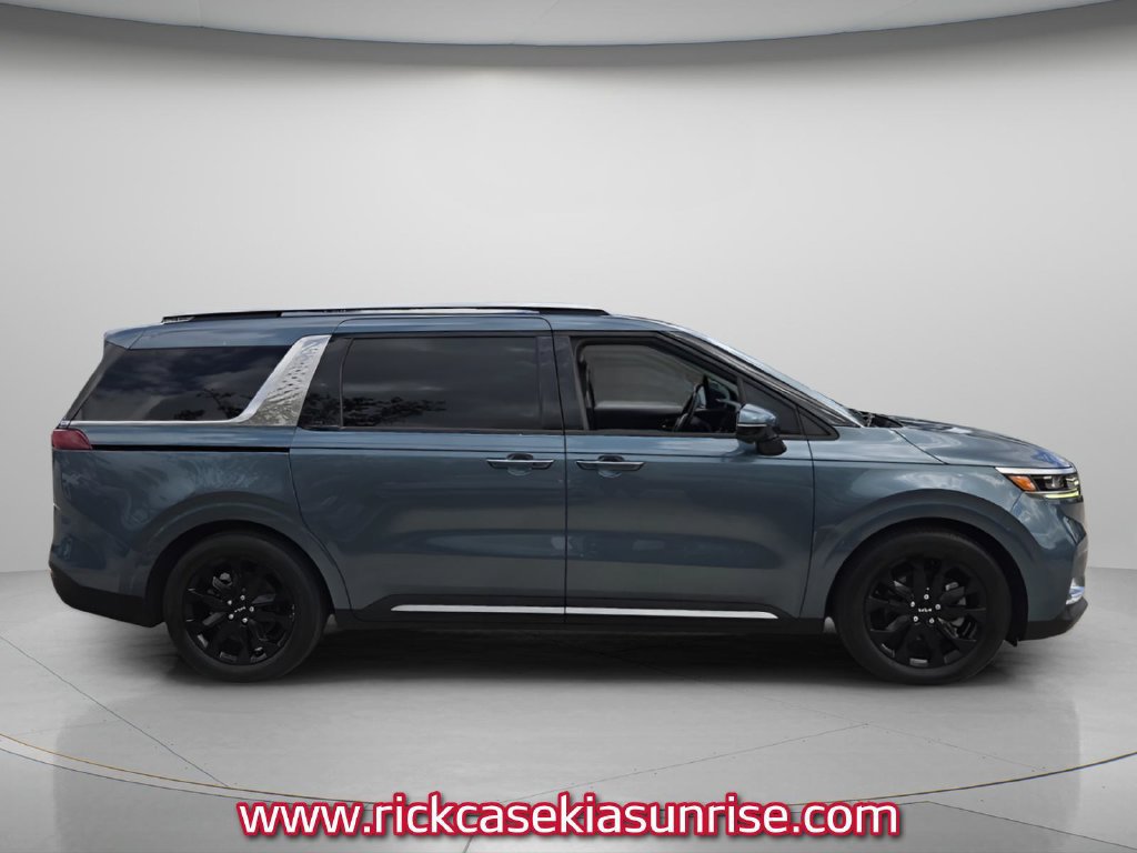 Used 2023 Kia Carnival SX Prestige FWD image 4