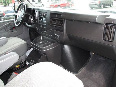 Used 2019 Chevrolet Express 3500 LS RWD image 17