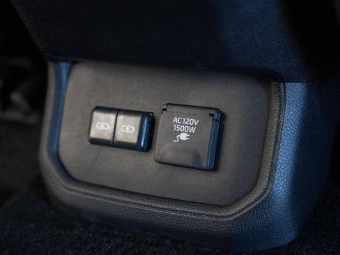 Used 2026 Toyota Highlander Platinum AWD/4WD image 40