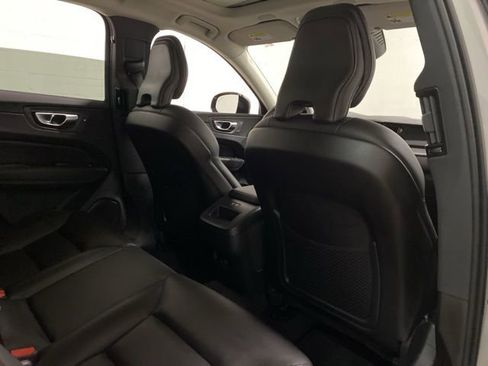 Used 2025 Volvo XC60 B5 Core image 21
