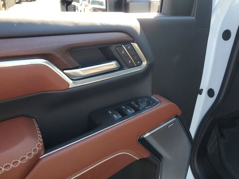 New 2026 GMC Sierra 3500 Denali Ultimate AWD/4WD image 14