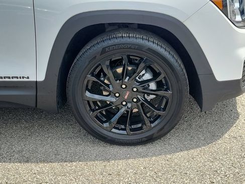 Used 2023 GMC Terrain SLE w/ Driver Convenience Package FWD image 5