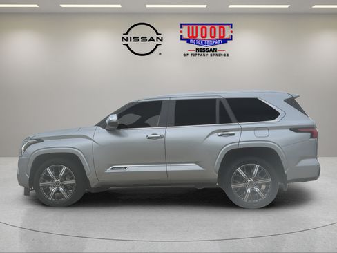 Used 2023 Toyota Sequoia Capstone AWD/4WD image 5