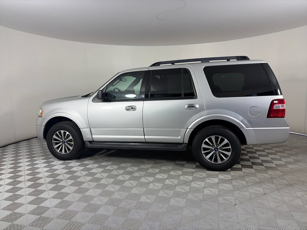 Used 2017 Ford Expedition XLT AWD/4WD image 4