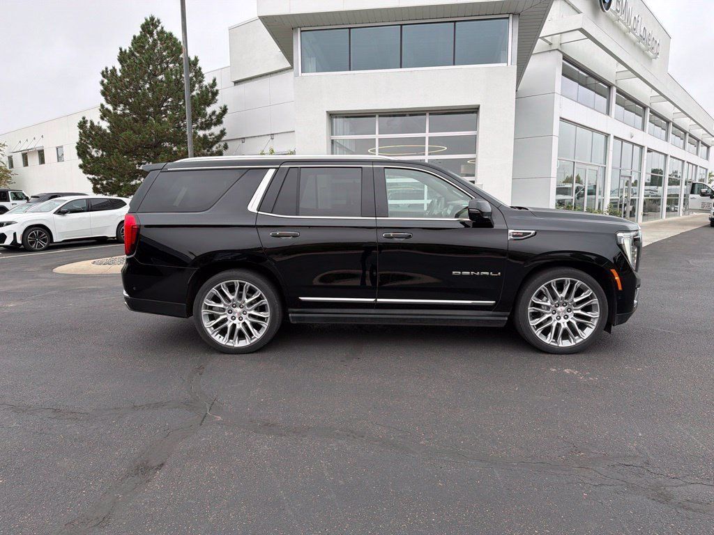 Used 2025 GMC Yukon Denali w/ Denali Reserve Package AWD/4WD image 6