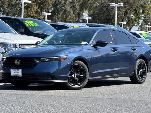 Used 2025 Honda Accord SE image 9