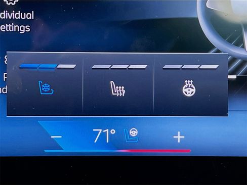 Used 2025 BMW 740i xDrive 740i xDrive image 24