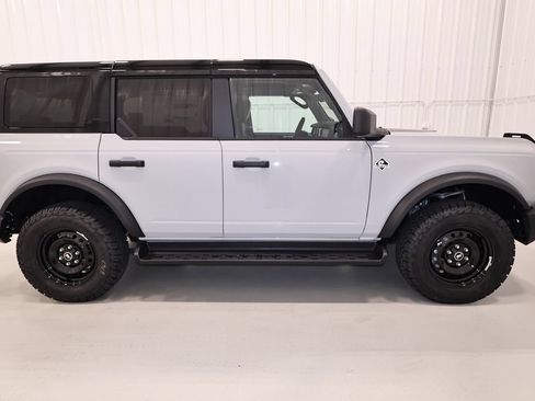 New 2026 Ford Bronco Outer Banks AWD/4WD image 2