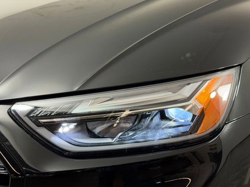 Used 2025 Audi Q5 2.0T Premium w/ Convenience Plus Package image 11