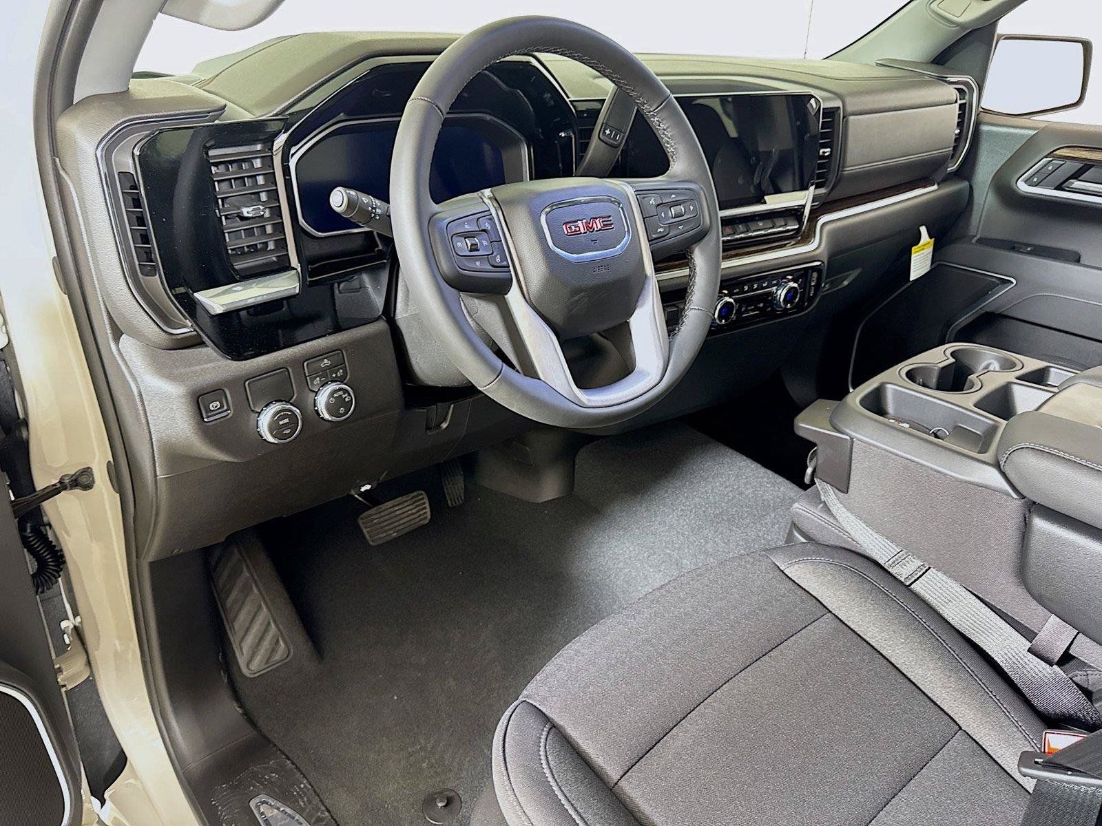 New 2026 GMC Sierra 1500 SLE w/ Preferred Package RWD image 5