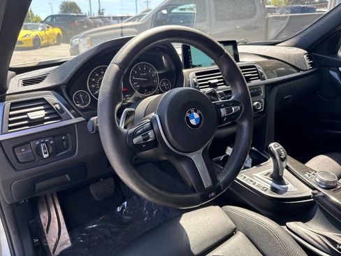 Used 2017 BMW 330i xDrive Wagon AWD/4WD image 30