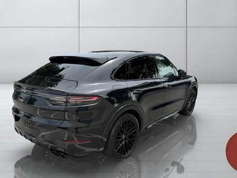 Used 2023 Porsche Cayenne GTS AWD/4WD image 11
