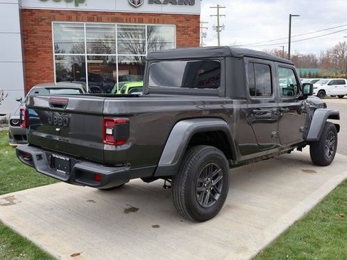 New 2025 Jeep Gladiator Sport image 33